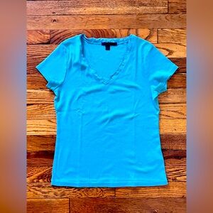 Pretty BODEN short sleeve robin’s egg blue v neck tee with ribbon detailing